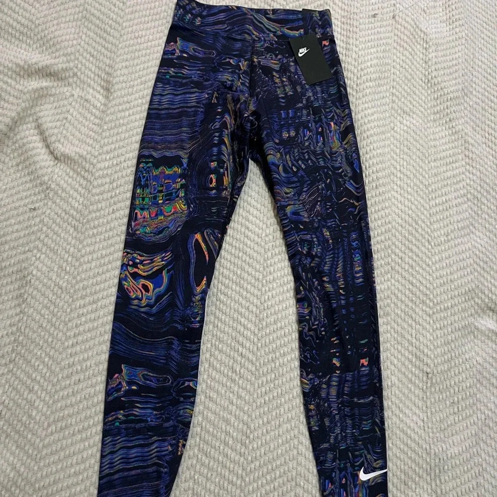 🖤 New Nike Women’s Air Tight Fit High Waisted Leggings🖤 - Picture 4 of 8